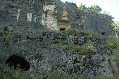 Dikenlice Kaya Mezarları/Gürgentepe